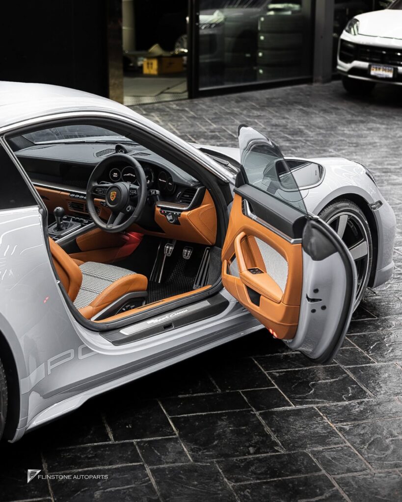PORSCHE 992 Sport Classic