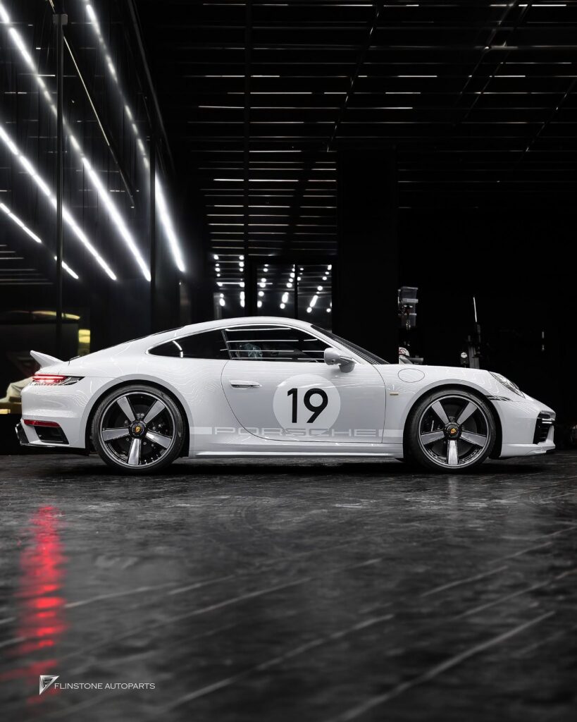PORSCHE 992 Sport Classic