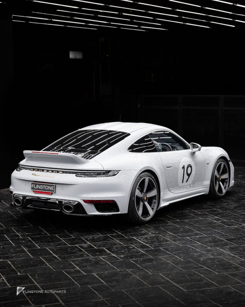 PORSCHE 992 Sport Classic