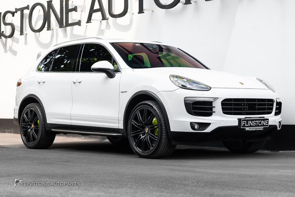 a more advanced interior than anyone else with PORSCHE Cayenne (958) that came in