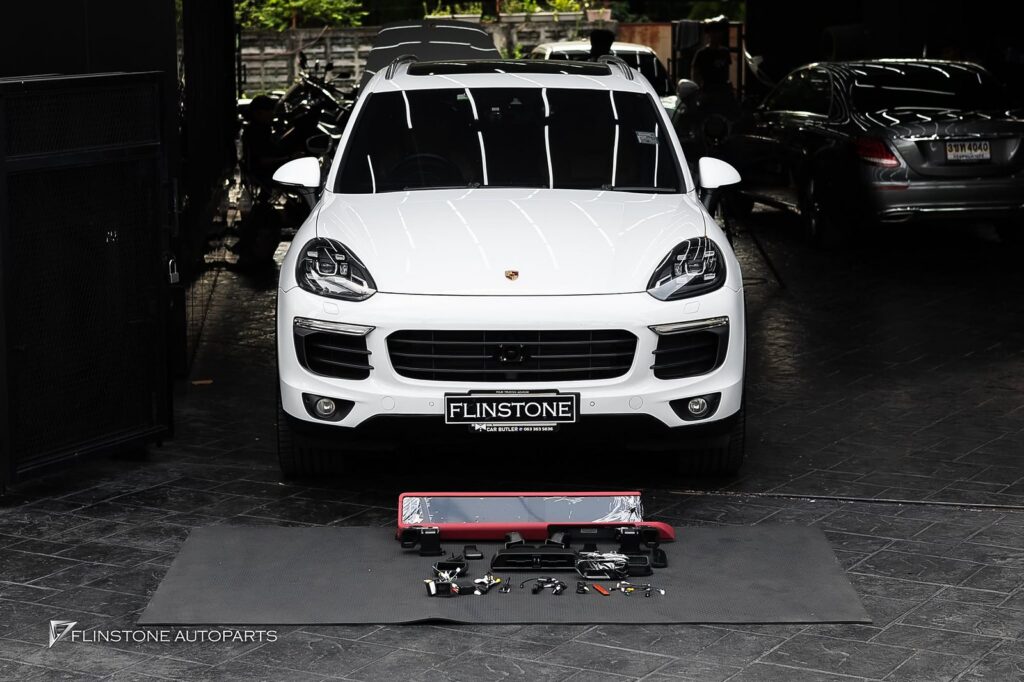 a more advanced interior than anyone else with PORSCHE Cayenne (958) that came in