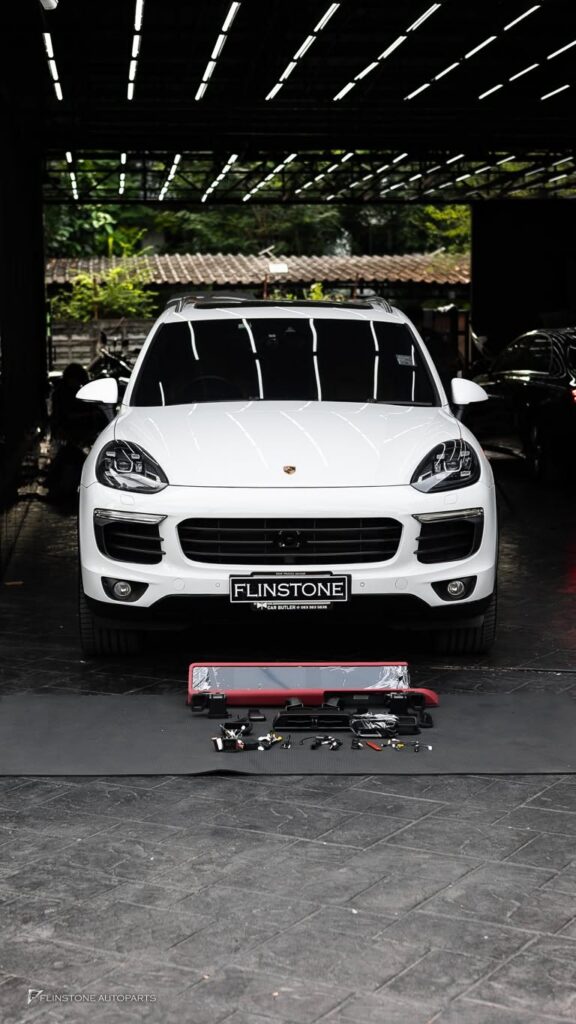 a more advanced interior than anyone else with PORSCHE Cayenne (958) that came in