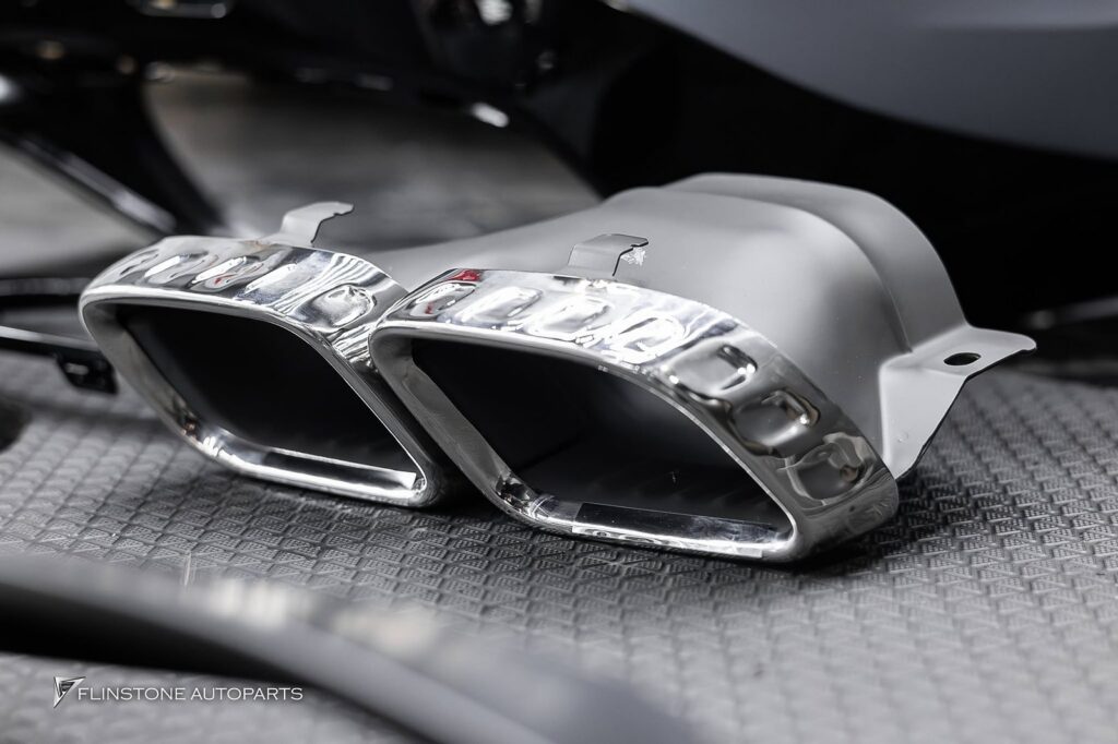 Mercedes-Benz ใครที่ขับ W205 C-Class อยู่ แล้วเริ่มรู้สึกว่าหน้าตารถเริ่มดูเดิ