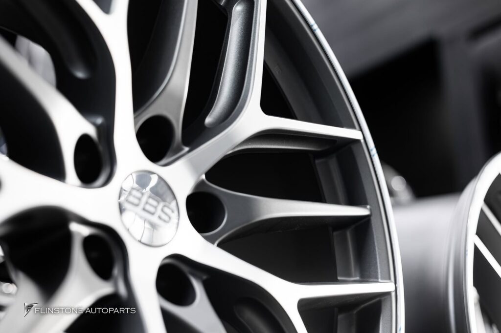 TOYOTA BBS CC-R Design: slim spoke design that is still strong