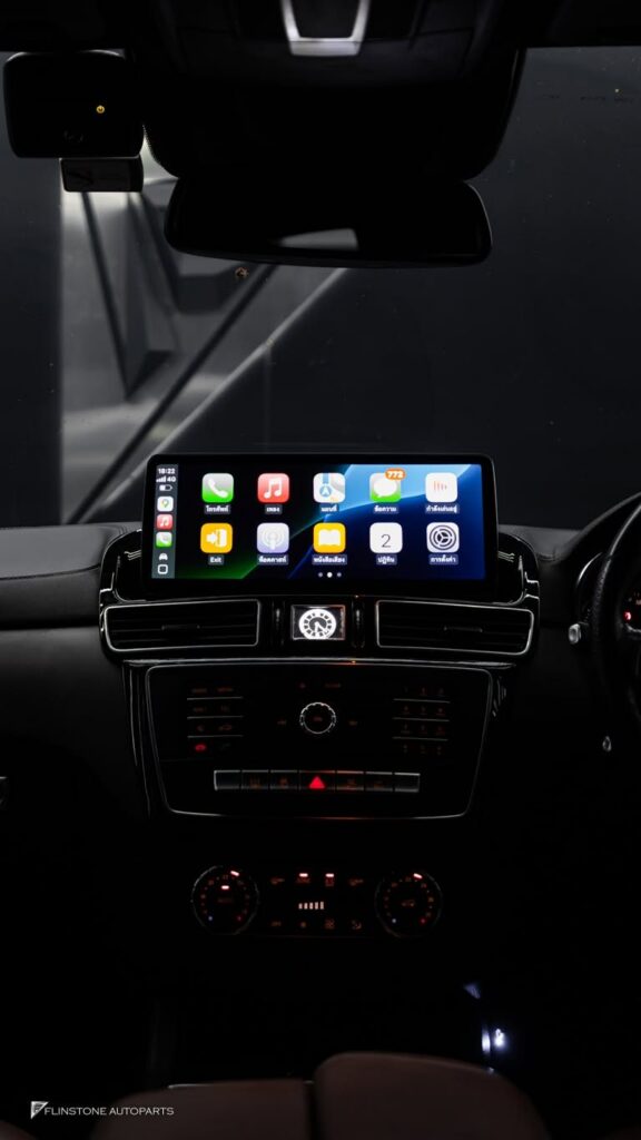 Mercedes-Benz W166 ML-Class & W176 A-Class sharpness at the level of Ultra HD: satisfyingly big screen vivid colours