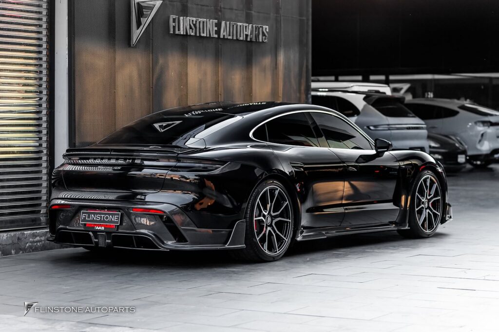 เปลี่ยนลุค Porsche Taycan ให้ดุดันระดับไฮเอนด์ด้วยชุดแต่ง Carbon