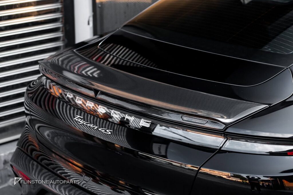 เปลี่ยนลุค Porsche Taycan ให้ดุดันระดับไฮเอนด์ด้วยชุดแต่ง Carbon
