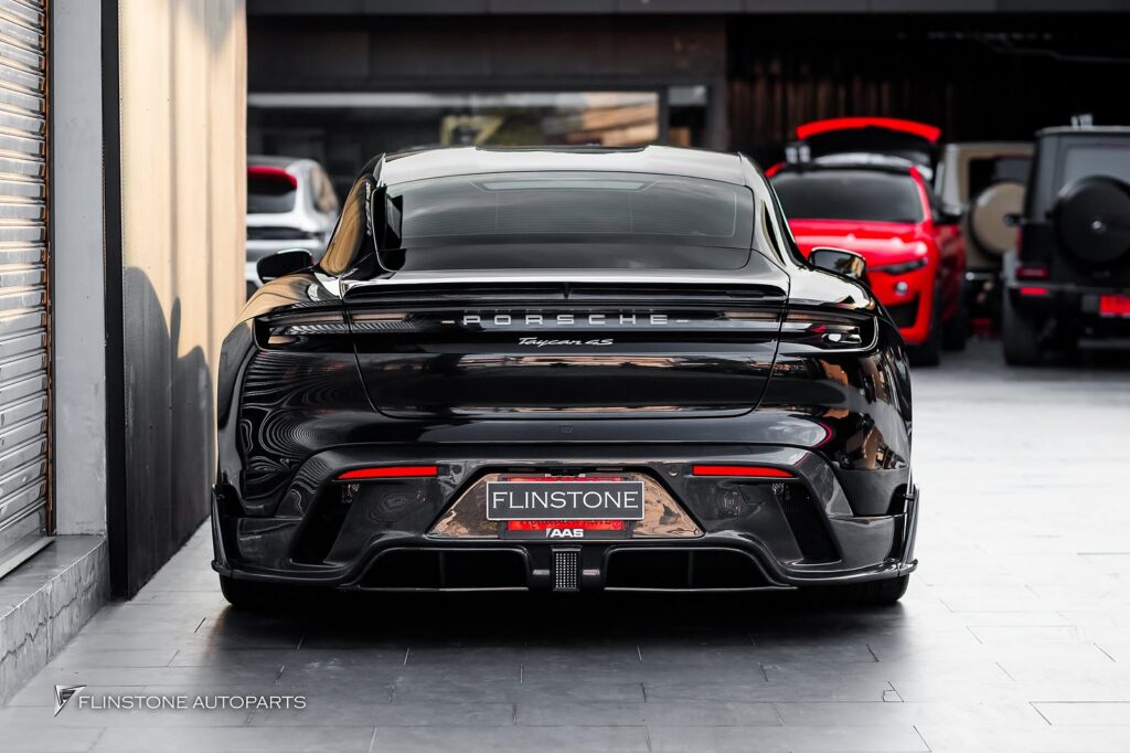 เปลี่ยนลุค Porsche Taycan ให้ดุดันระดับไฮเอนด์ด้วยชุดแต่ง Carbon