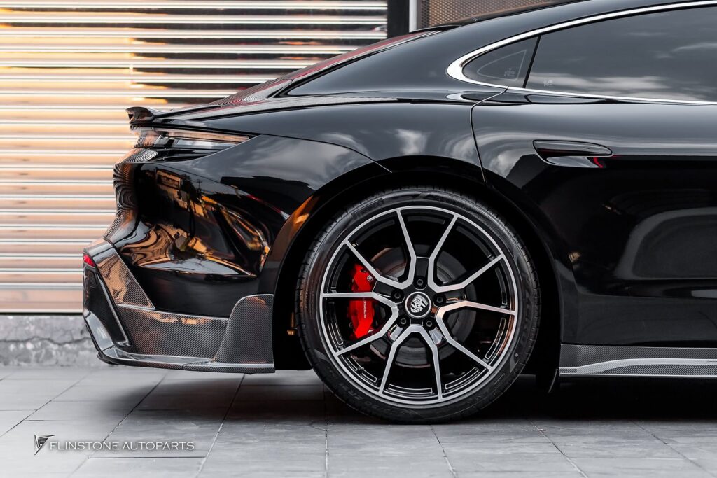 เปลี่ยนลุค Porsche Taycan ให้ดุดันระดับไฮเอนด์ด้วยชุดแต่ง Carbon