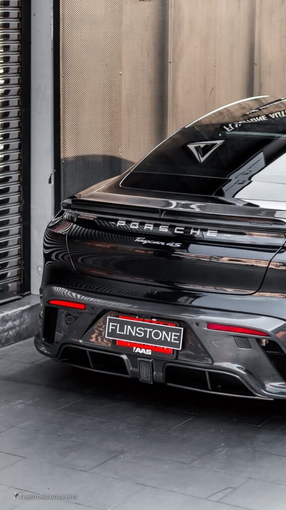 เปลี่ยนลุค Porsche Taycan ให้ดุดันระดับไฮเอนด์ด้วยชุดแต่ง Carbon