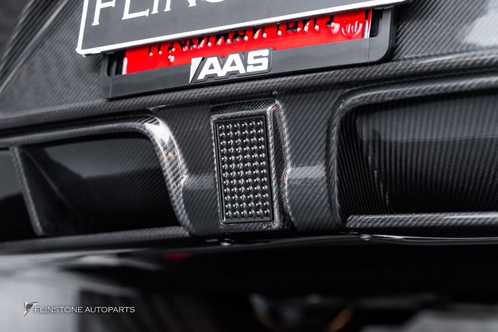 เปลี่ยนลุค Porsche Taycan ให้ดุดันระดับไฮเอนด์ด้วยชุดแต่ง Carbon