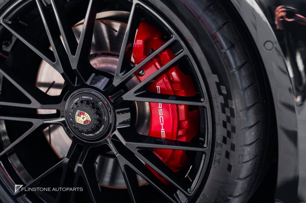 AUDI Q6 E-Tron ชุดแต่ง Sport Design: เสริมมิติรอบคันให้ตัวรถดูอ้วนเต็มและมีรูปท