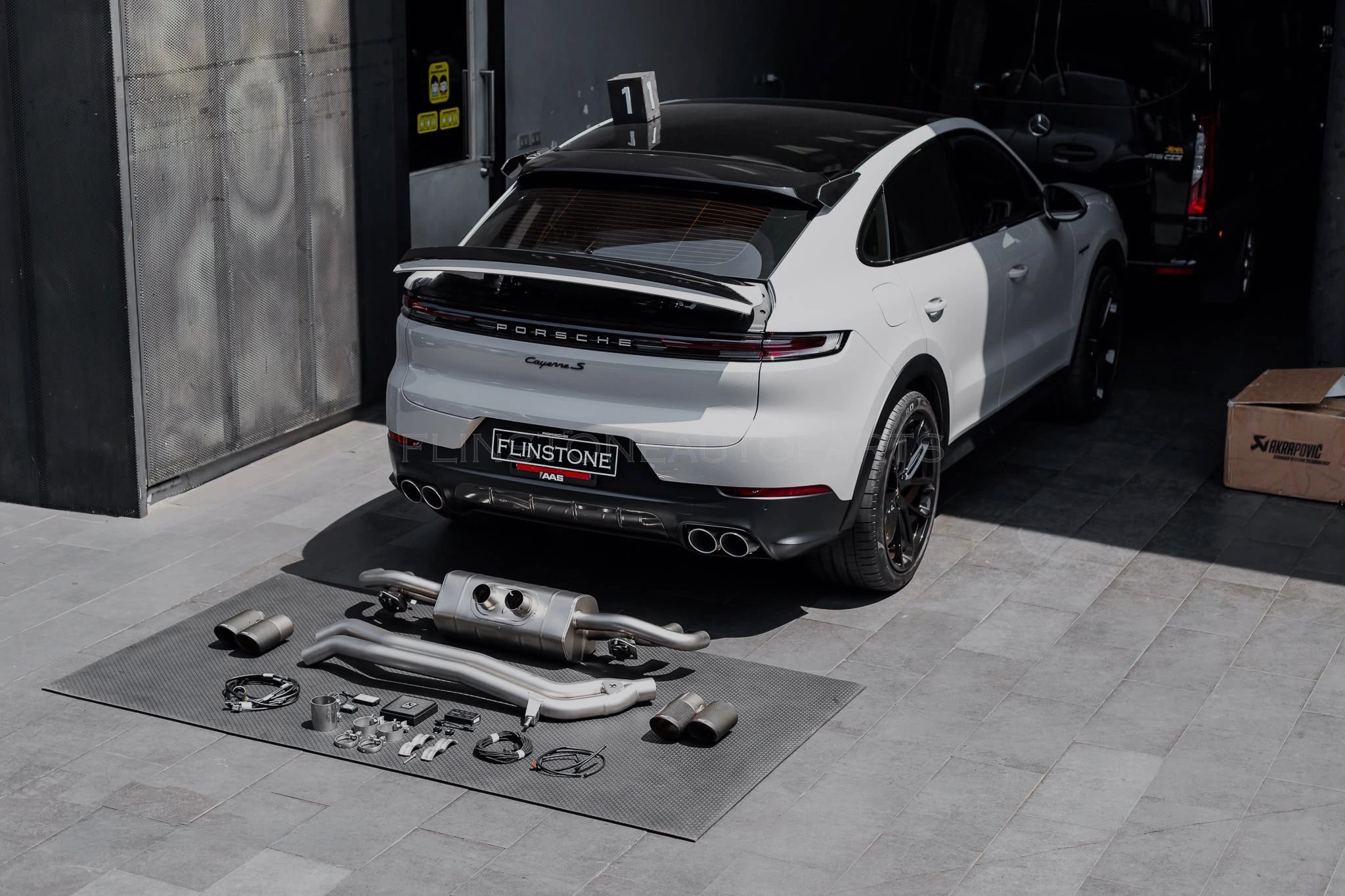 Akrapovič โดย Flinstone Autoparts