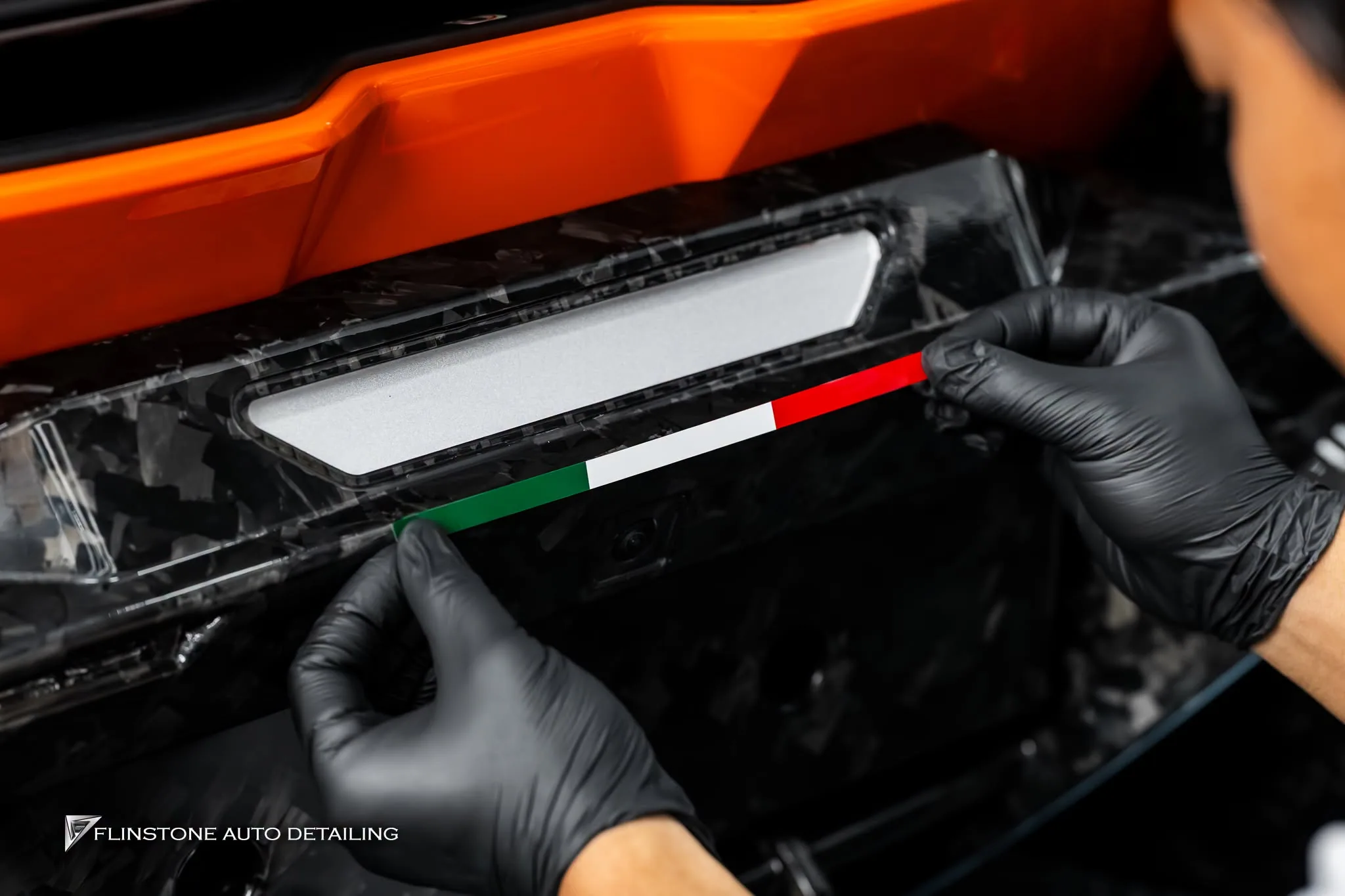 ติดฟิล์มใสกันรอยและคาดสีจาก DRESDENPROTECTION สำหรับ LAMBORGHINI Revuelto