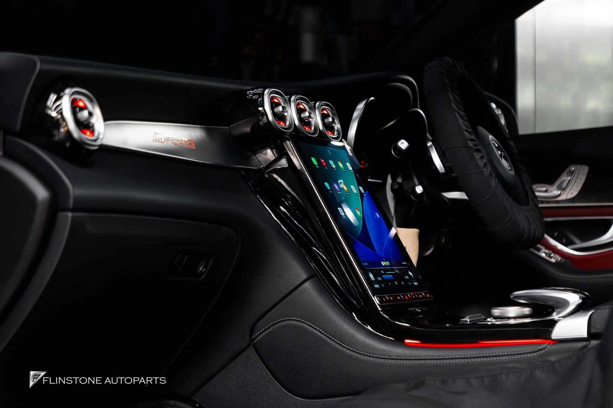 GLC Coupe อัปเกรดภายในชุด 2026 จอ Android พร้อมไฟ 64 สี