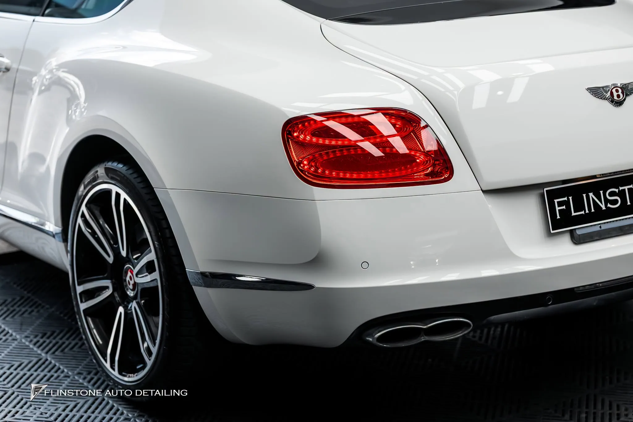 Bentley Continental GT เปลี่ยนกันชนหน้าชุดใหม่ พร้อมทำสีใหม่