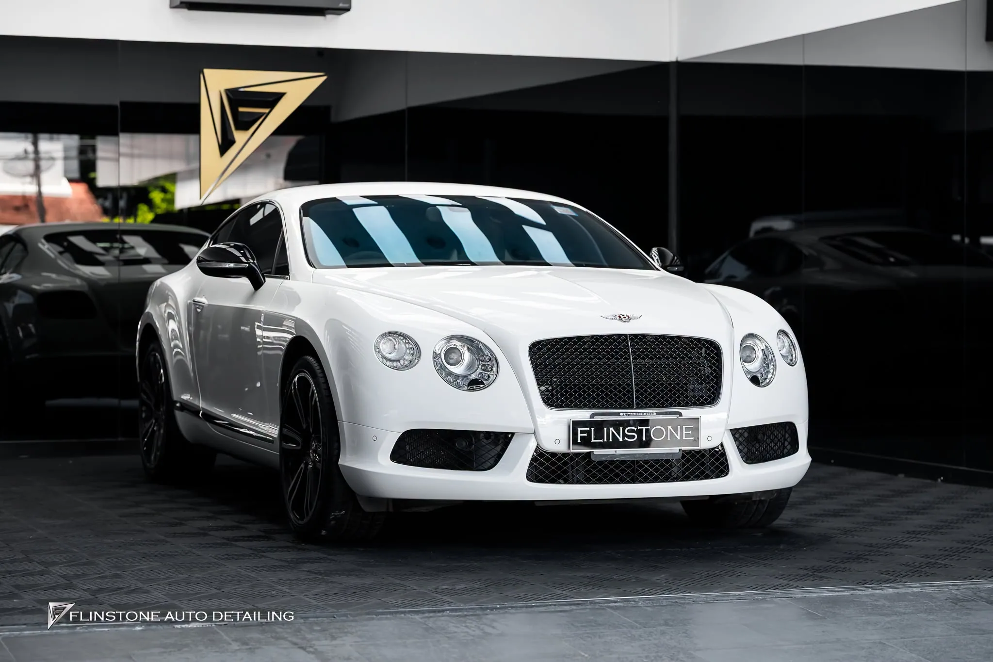 Bentley Continental GT เปลี่ยนกันชนหน้าชุดใหม่ พร้อมทำสีใหม่