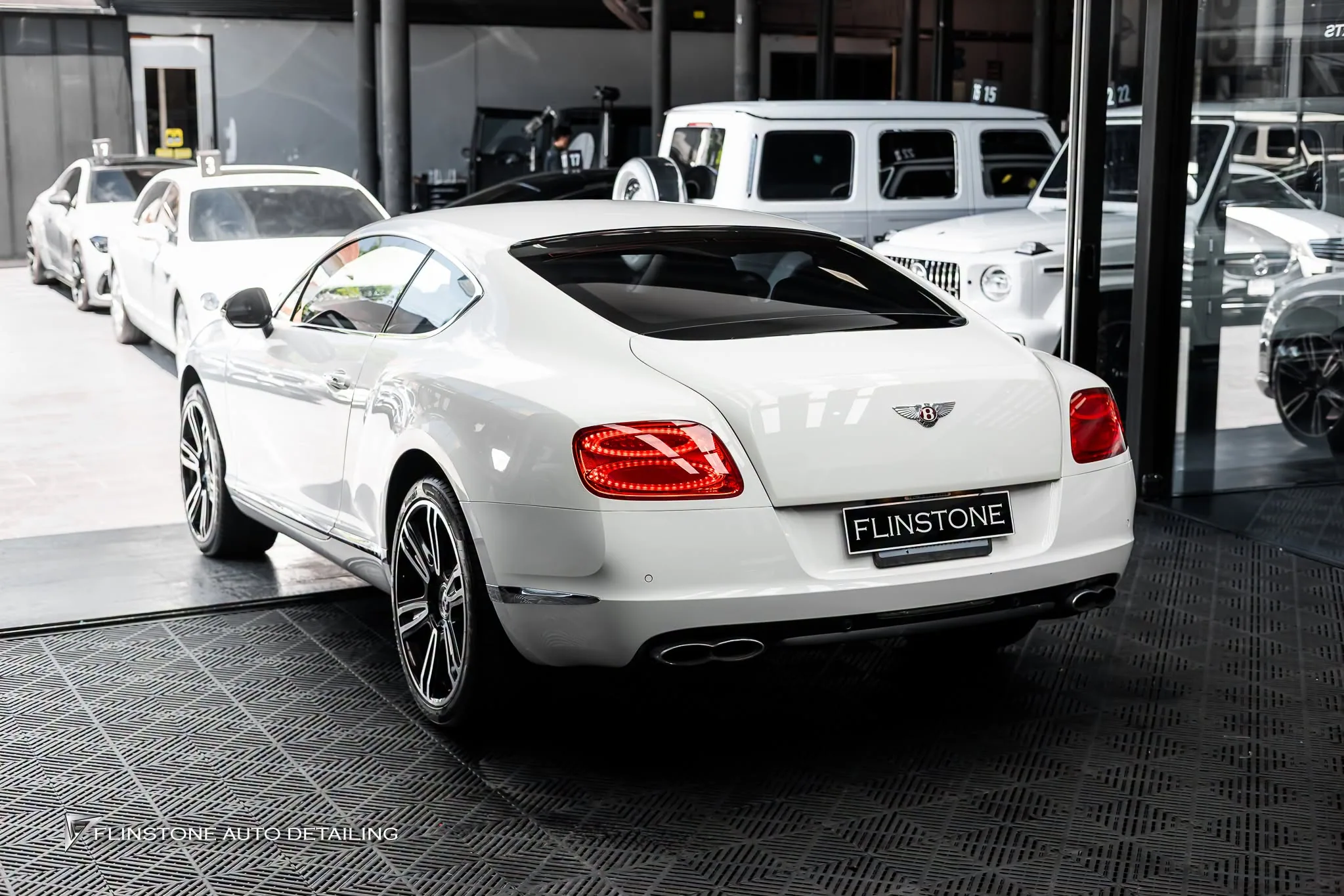 Bentley Continental GT เปลี่ยนกันชนหน้าชุดใหม่ พร้อมทำสีใหม่