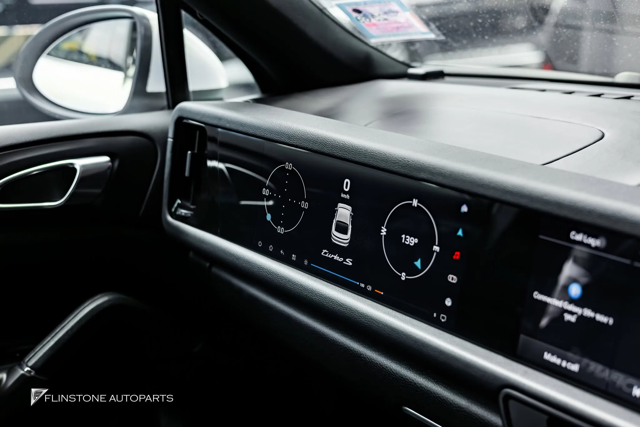 Porsche Cayenne 958 อัปเกรดจอความบันเทิงระดับเฟิร์สคลาส