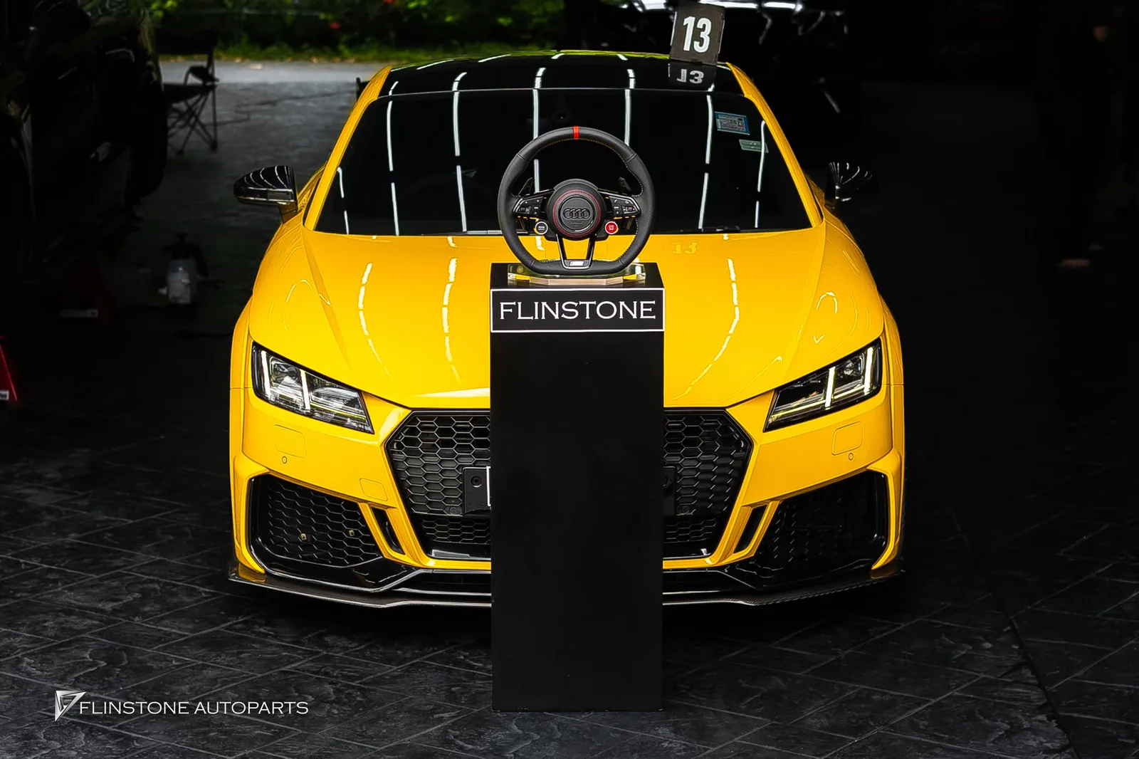 AUDI TT MK3 เปลี่ยนพวงมาลัยสปอร์ต มีปุ่มปรับโหมดและปุ่มสตาร์ท