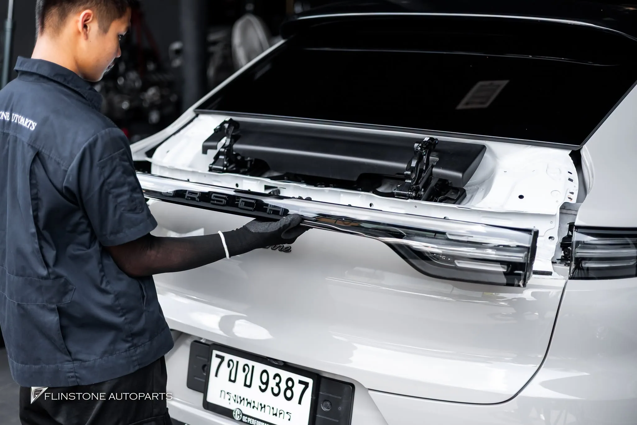 PORSCHE Cayenne Coupe ติดตั้งไฟท้าย Tinted Tail Light Kit ของแท้