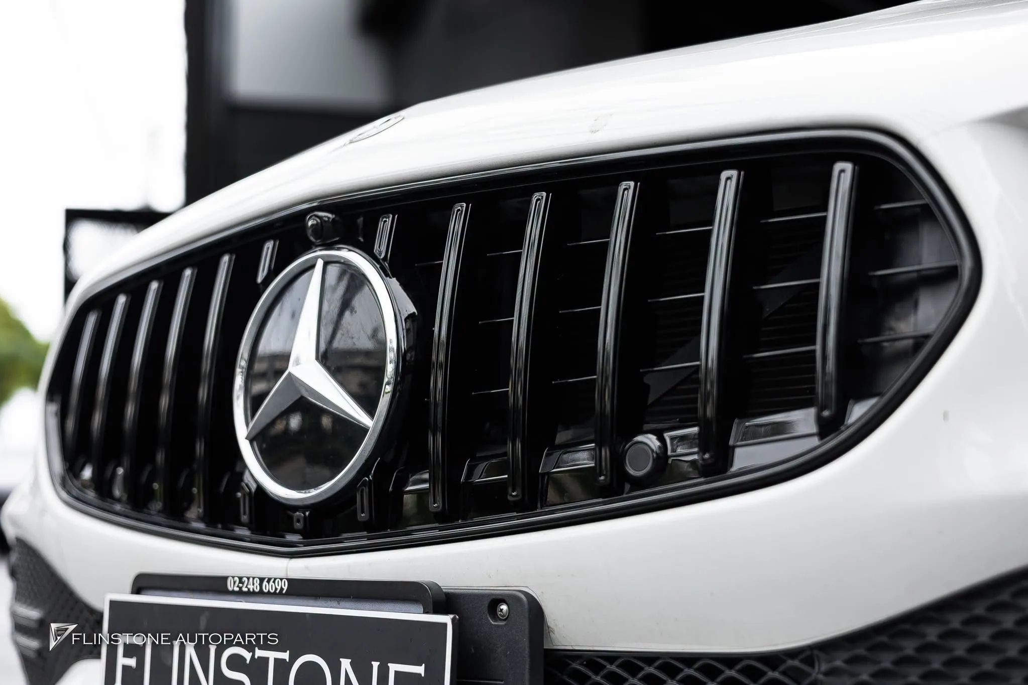 ติดตั้งกระจังหน้าสีดำทรง GT C63 สำหรับ W206 C-Class