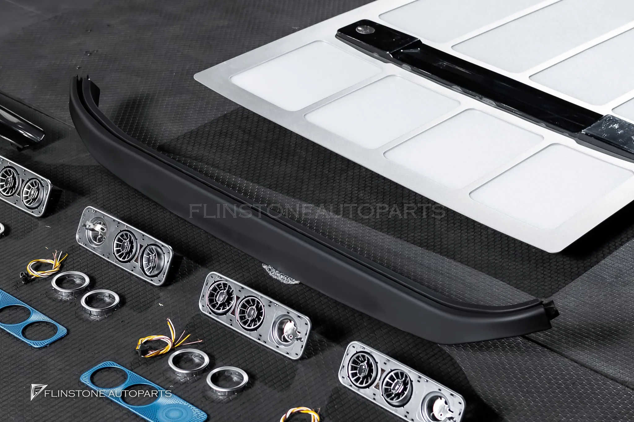 เตรียมอัปเกรดตกแต่งภายนอกและภายในสำหรับ W447 V-Class Facelift