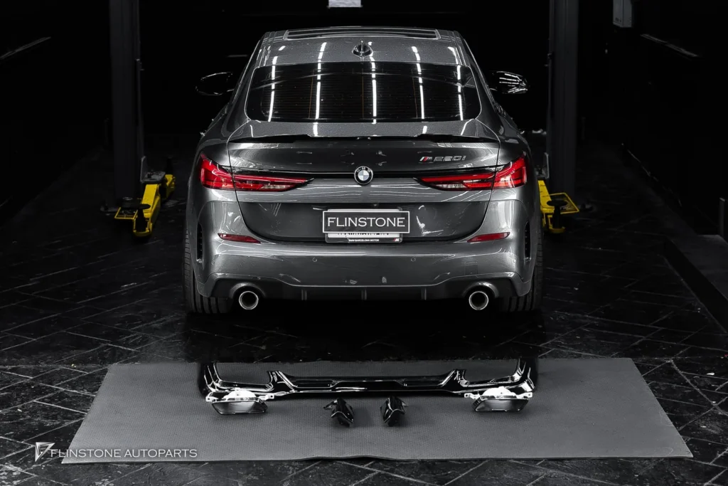 BMW F44 Series 2 ดิฟฟิวเซอร์ท้ายพร้อมปลายท่อดำ ทรง M235i