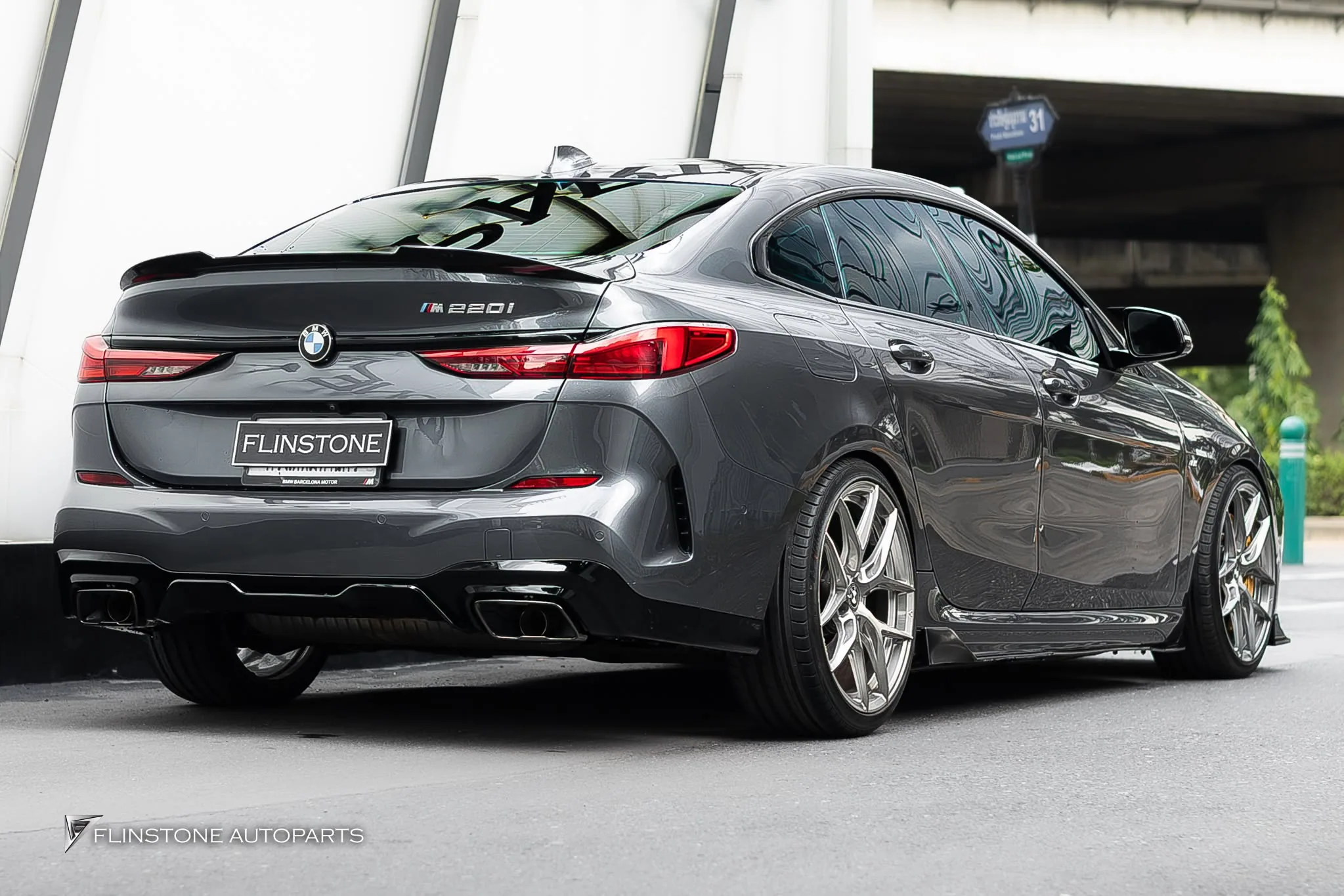 BMW F44 Series 2 ดิฟฟิวเซอร์ท้ายพร้อมปลายท่อดำ ทรง M235i