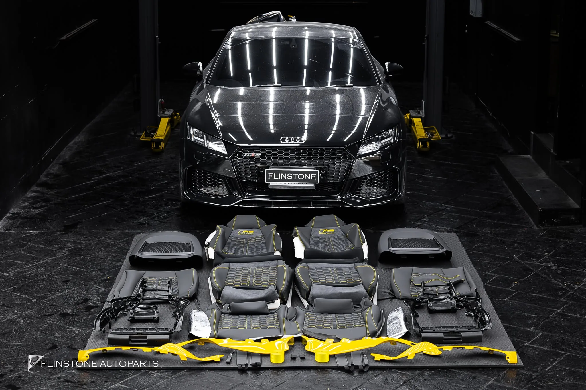 AUDI TT อัปเกรดเบาะทรง TTRS Iconic Edition บนโครงเบาะเดิม