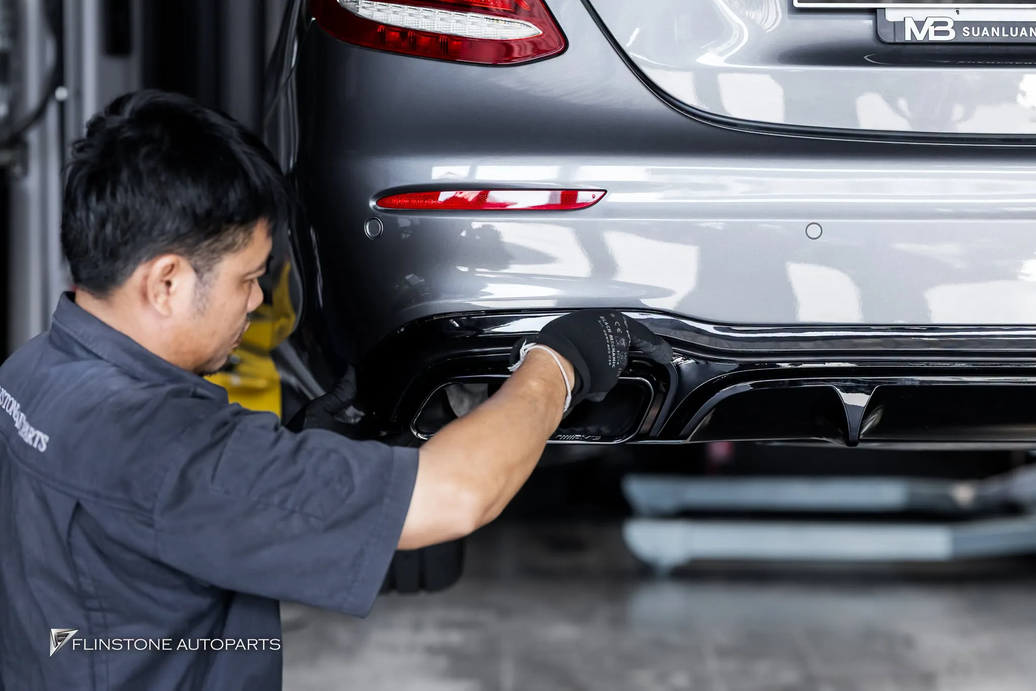 W213 E53 AMG พาร์ทคาร์บอน USUS พร้อมท่อ USUS Exhaust