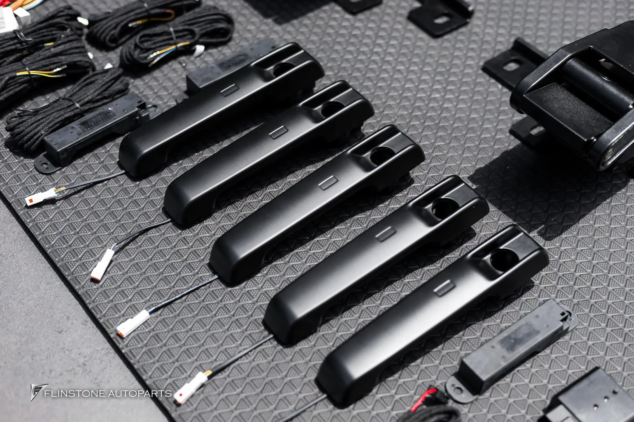 G-Class ติดตั้งบันไดข้างอัตโนมัติ Softclose และ KEYLESS