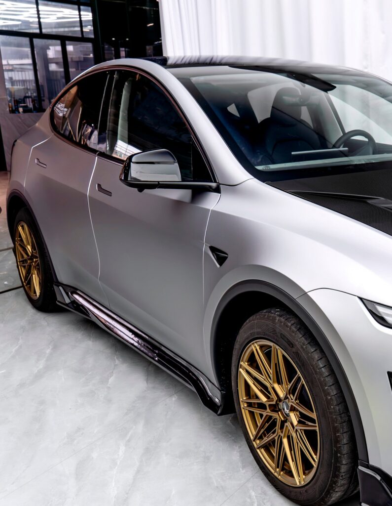 สเกิร์ตข้าง CMST ทรง V1 สำหรับ Tesla Model Y Juniper 2026-ON