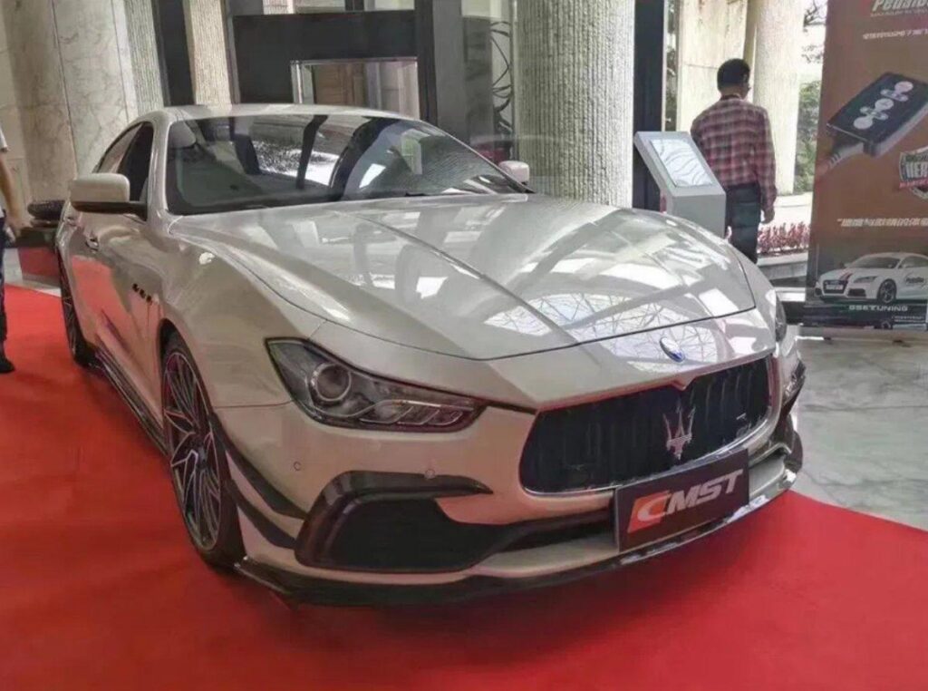 ชุดแต่งรอบคันคาร์บอนไฟเบอร์ CMST สำหรับ Maserati Ghibli 2014-2017