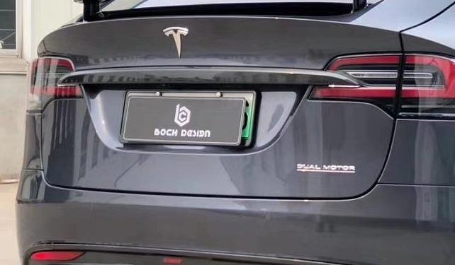 ฝาท้ายคาร์บอนไฟเบอร์ Dry Carbon CMST สำหรับ Tesla Model X 2016-2021