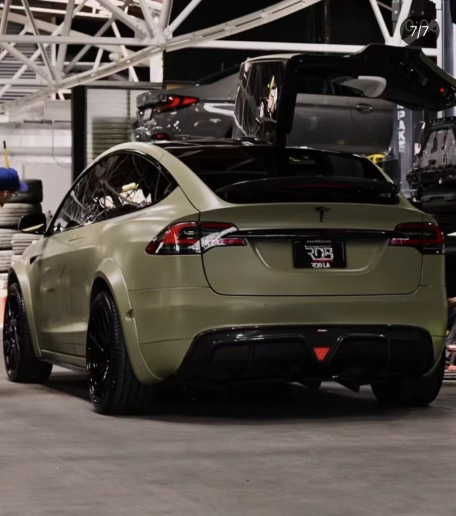 Widebody Wheel Arches by CMST Tuning for Tesla Model X P100D 90D 75D 60D Performance Long Range Base 2016-2021