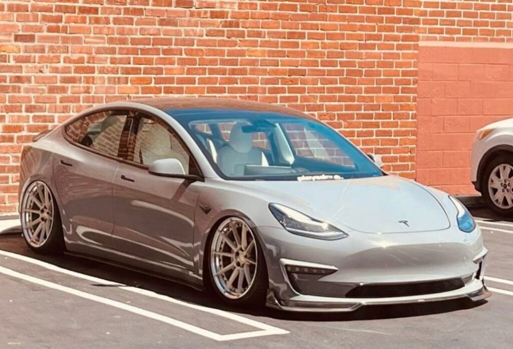 前唇 CMST 款式前铲，适用于 Tesla Model 3 2017-2023