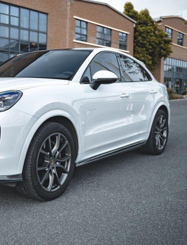 สเกิร์ตข้าง CMST สำหรับ Porsche Cayenne 2019-2023 (แบบที่ 2)