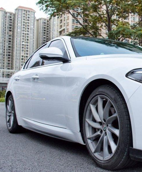 สเกิร์ตข้าง CMST สำหรับ Alfa Romeo Giulia 2017-2025