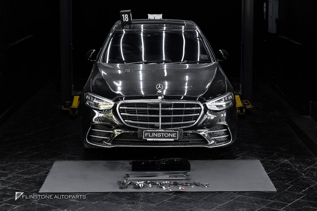 transforming the classic look of Mercedes-Benz S-Class (W221) year 2009 back to