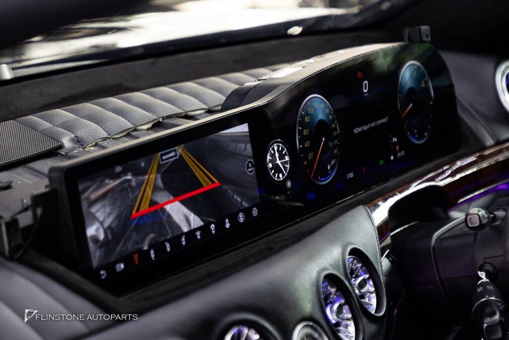 transforming the classic look of Mercedes-Benz S-Class (W221) year 2009 back to