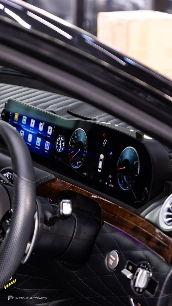 transforming the classic look of Mercedes-Benz S-Class (W221) year 2009 back to