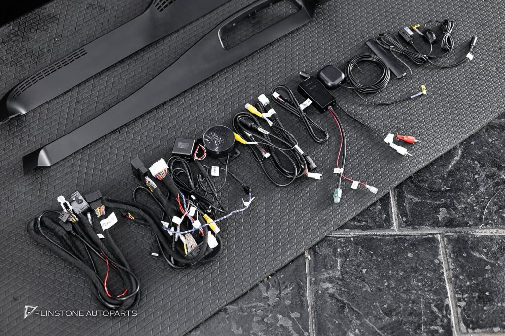 transforming the classic look of Mercedes-Benz S-Class (W221) year 2009 back to