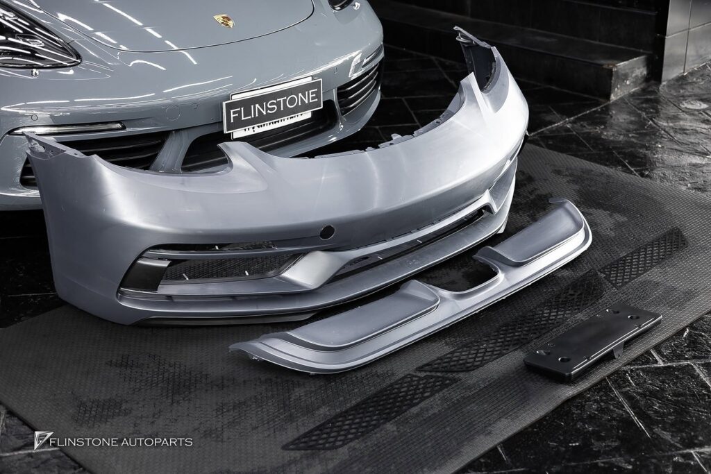 PORSCHE 718 Cayman เลือกติดตั้งแปเกรดชุดด้านหน้าเป็นแบบ Sport De