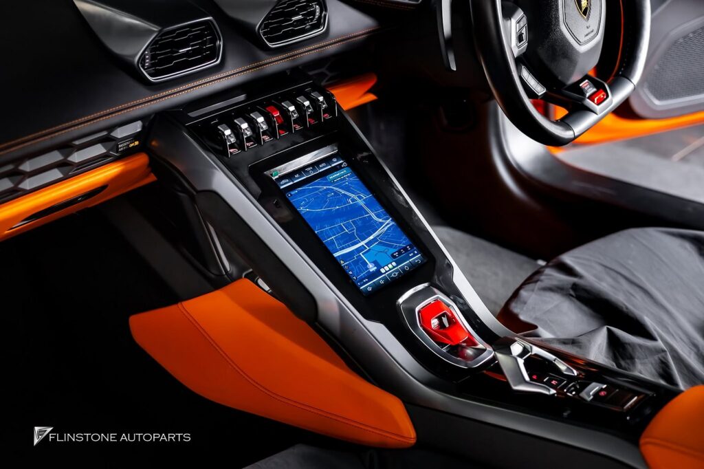 Lamborghini Huracan เปลี่ยนคอนโซลกลางให้ทันสมัย จอทัชสกรีนคมชัดระดับ HD ตอบสนองไว ใช