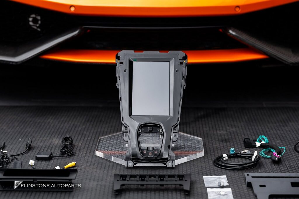 Lamborghini Huracan เปลี่ยนคอนโซลกลางให้ทันสมัย จอทัชสกรีนคมชัดระดับ HD ตอบสนองไว ใช