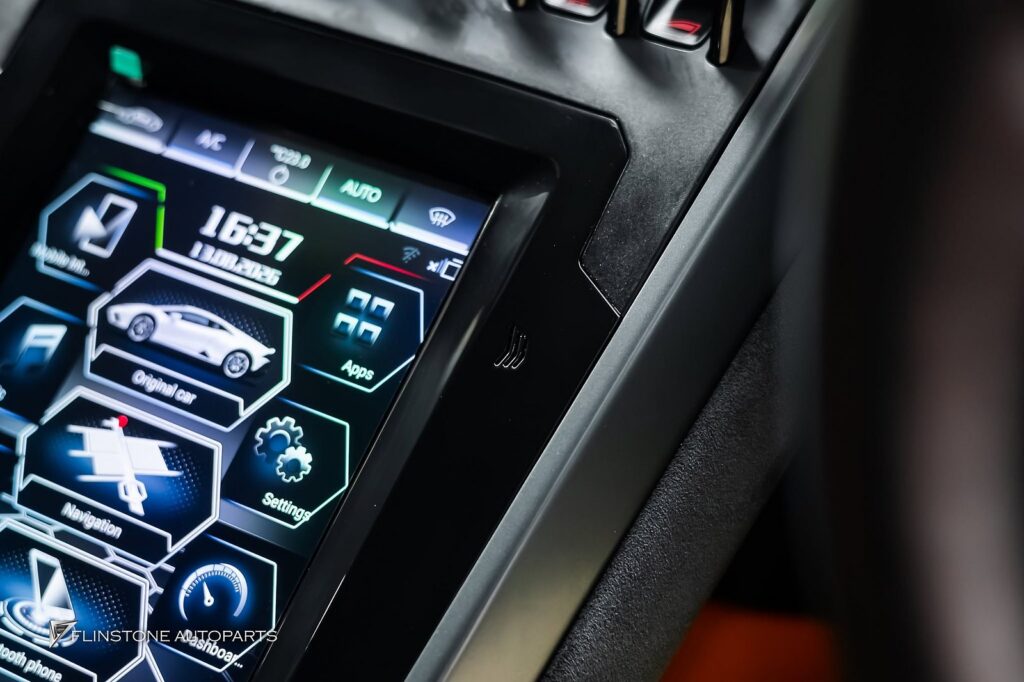 Lamborghini Huracan เปลี่ยนคอนโซลกลางให้ทันสมัย จอทัชสกรีนคมชัดระดับ HD ตอบสนองไว ใช