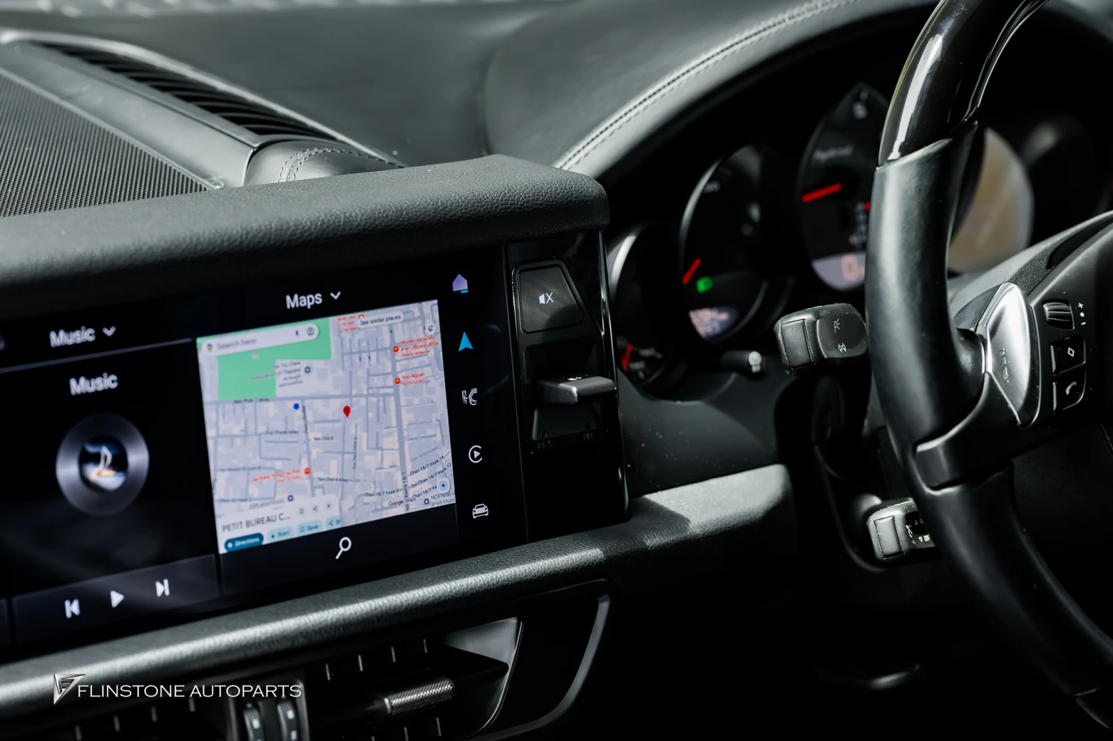 Porsche Cayenne 958 first-class infotainment screen upgrade
