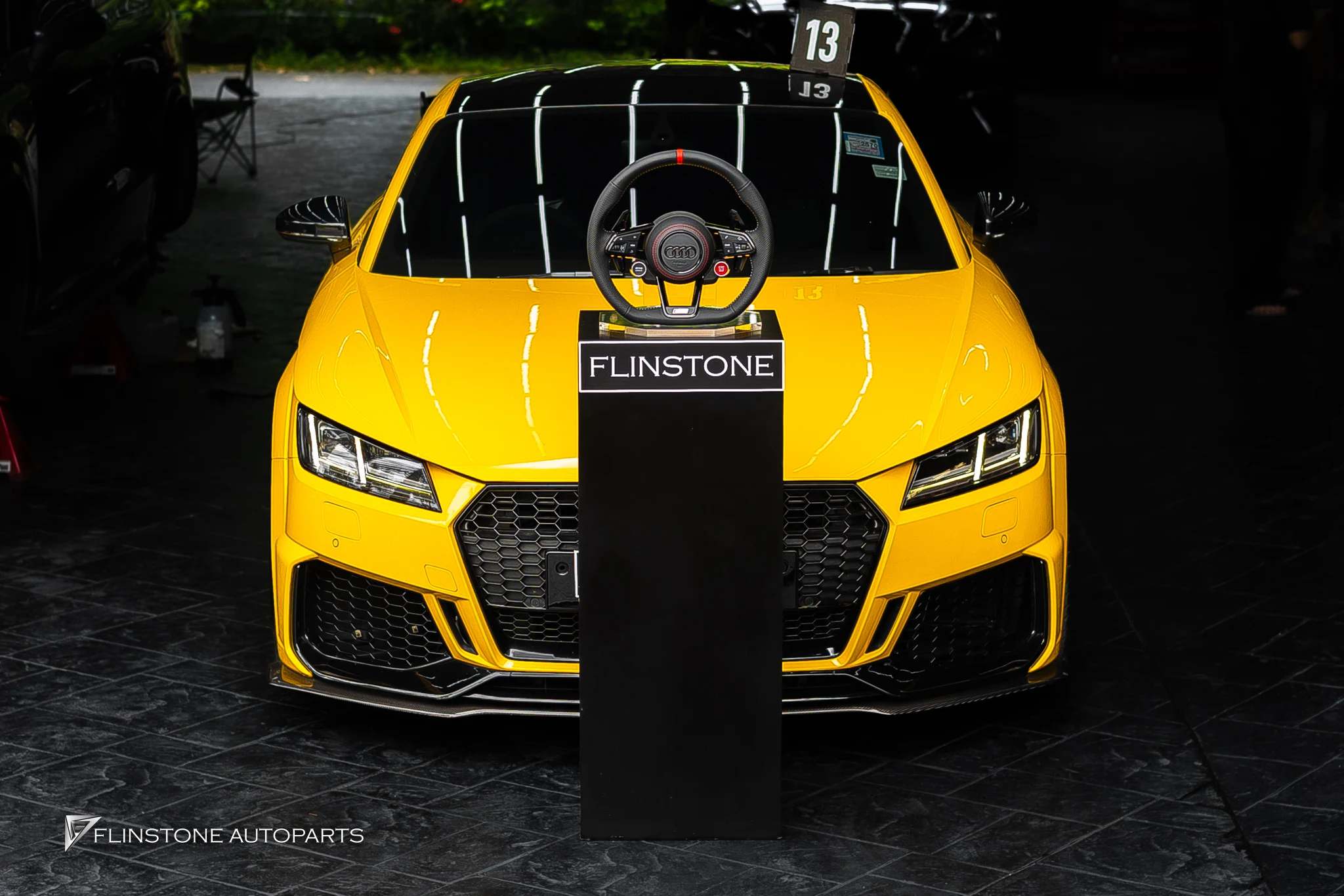 AUDI TT MK3 เปลี่ยนพวงมาลัยสปอร์ต มีปุ่มปรับโหมดและปุ่มสตาร์ท