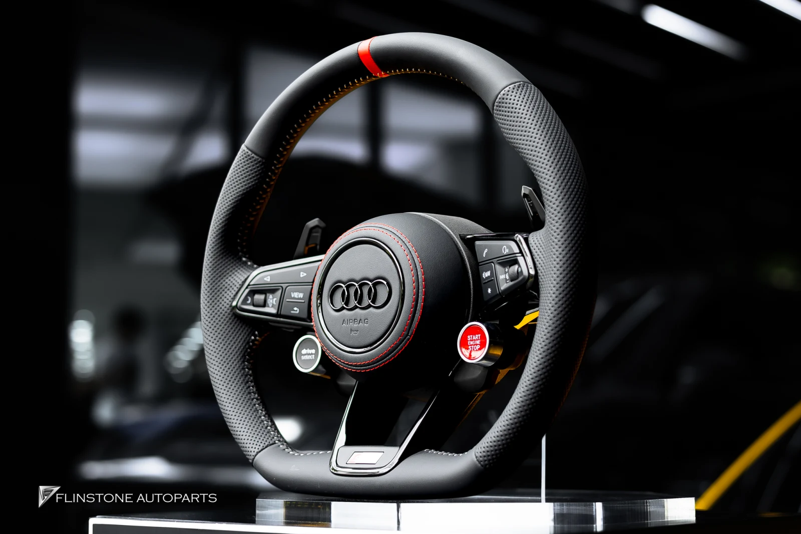AUDI TT MK3 เปลี่ยนพวงมาลัยสปอร์ต มีปุ่มปรับโหมดและปุ่มสตาร์ท